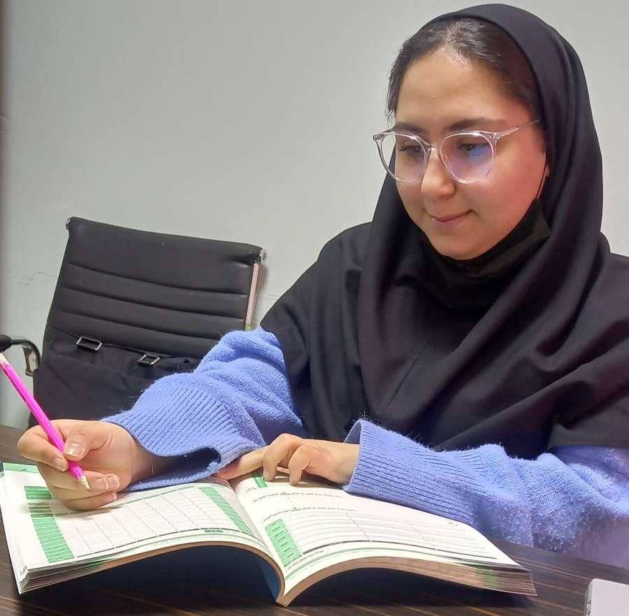 گفت و گو با حنانه حاتمی؛ دانش آموز پیشتاز دوازدهم انسانی