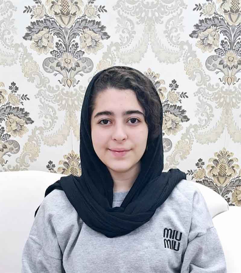 گفتگو با آیلار پیام دهم تجربی با 400پاسخ صحیح در 6 آزمون