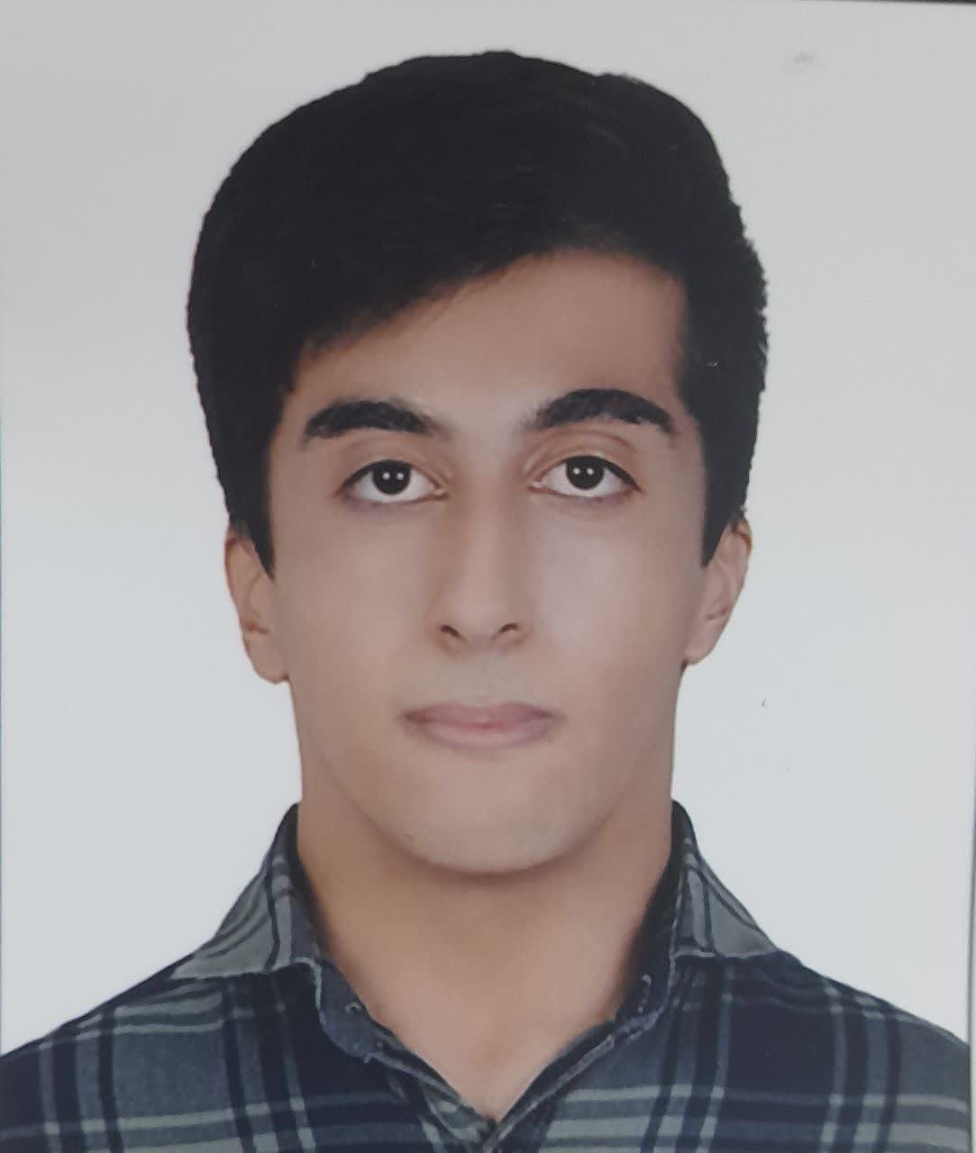 قهرمان پاییز:گفتگو با مهدی بیکی پایه دوازدهم تجربی