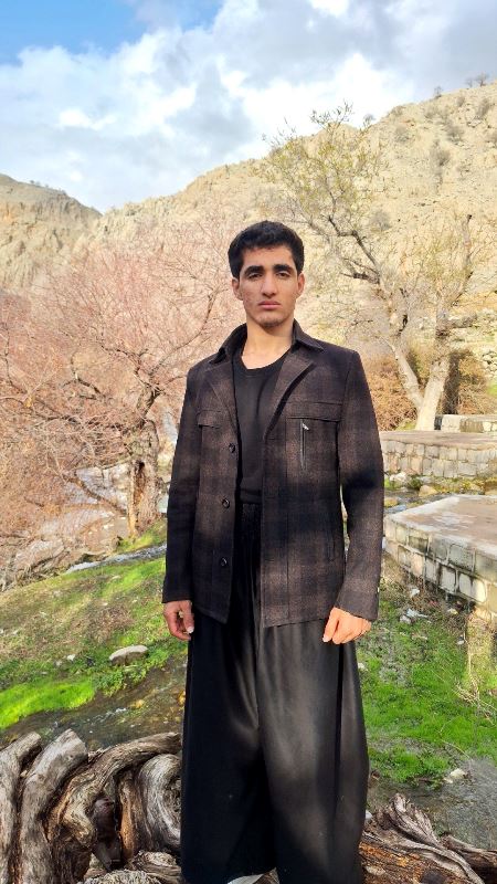 پدرام مهری بابادی دانش آموز با انگیزه و تلاشگر