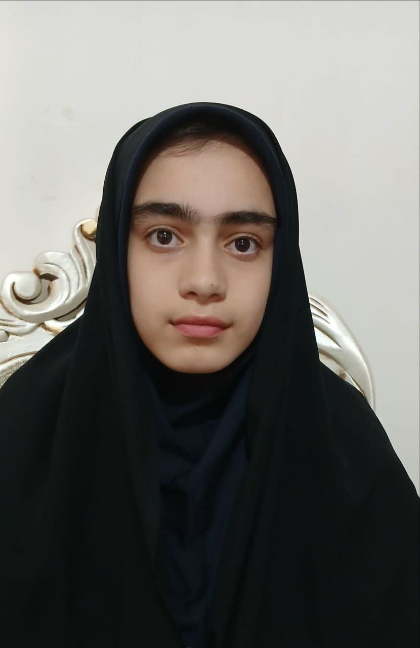 گفت و گو با: نازنین زهرا محمدپور قهرمان پیشرفت پایه هشتم