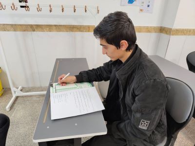 گفتگو با امیرمحمدامانی قهرمان پیشرفت دوازدهم تجربی از شهرکرد