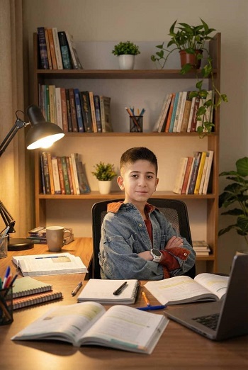 گفتگو با امیرعلی حسینی بخش قهرمان پیشرفت