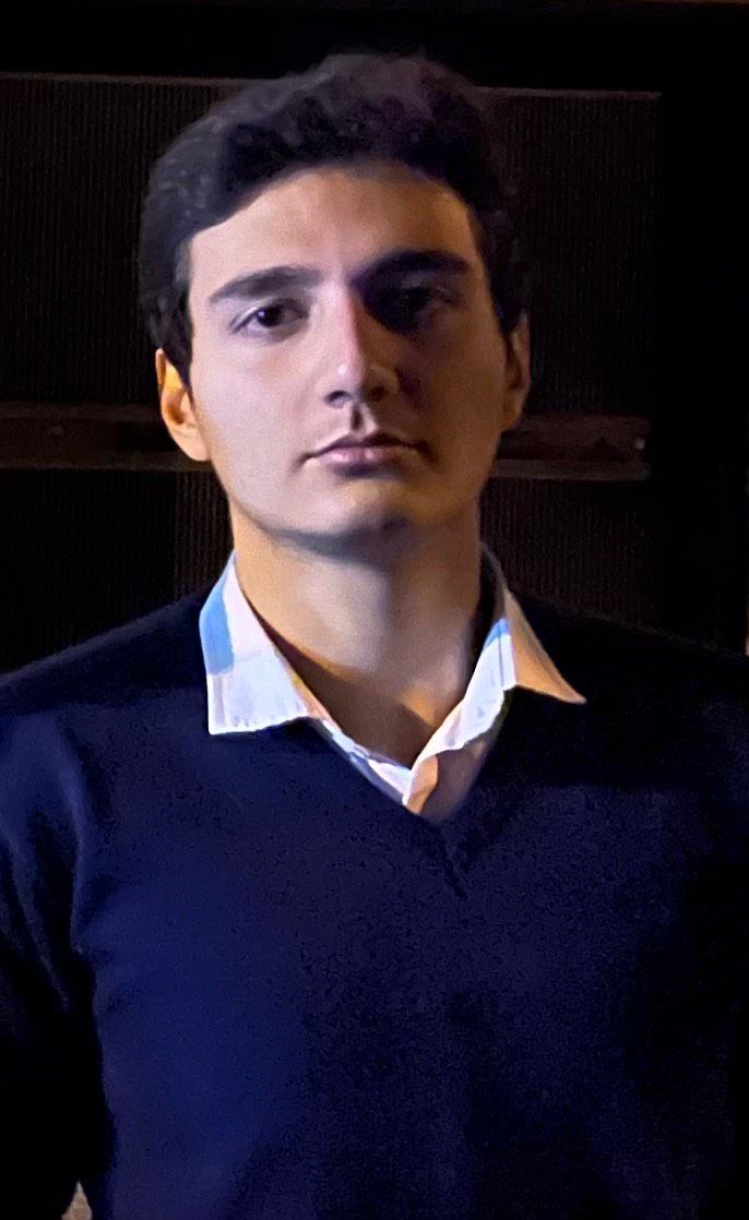 گفتگو با پشتیبان برتر نیک آئین لطفی