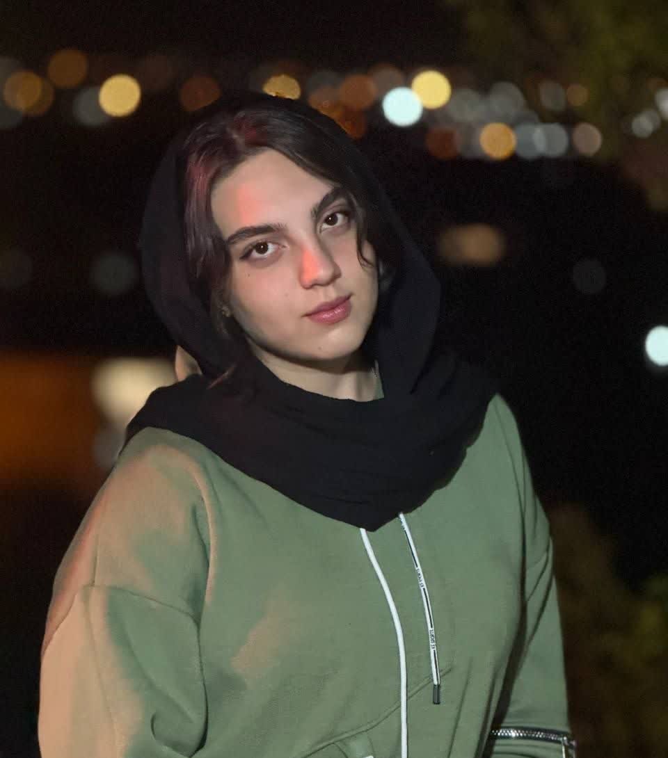 گفت و گو با کیمیا لقب دوست- قهرمان پیشرفت درسی