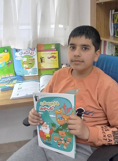 گفتگو با سید رضا احمدی پایه ششم قهرمان پیشرفت ازآباده