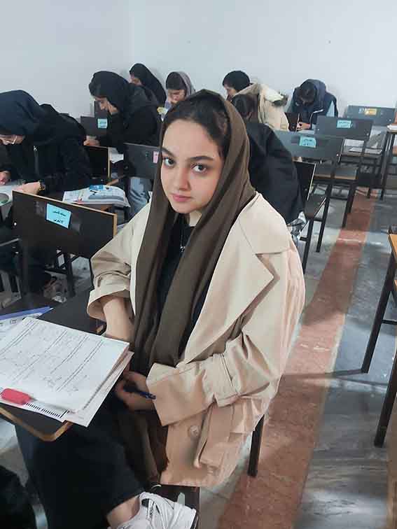 مهشید عیوضی دوازدهم تجربی قهرمان پیشرفت پاییز 1404