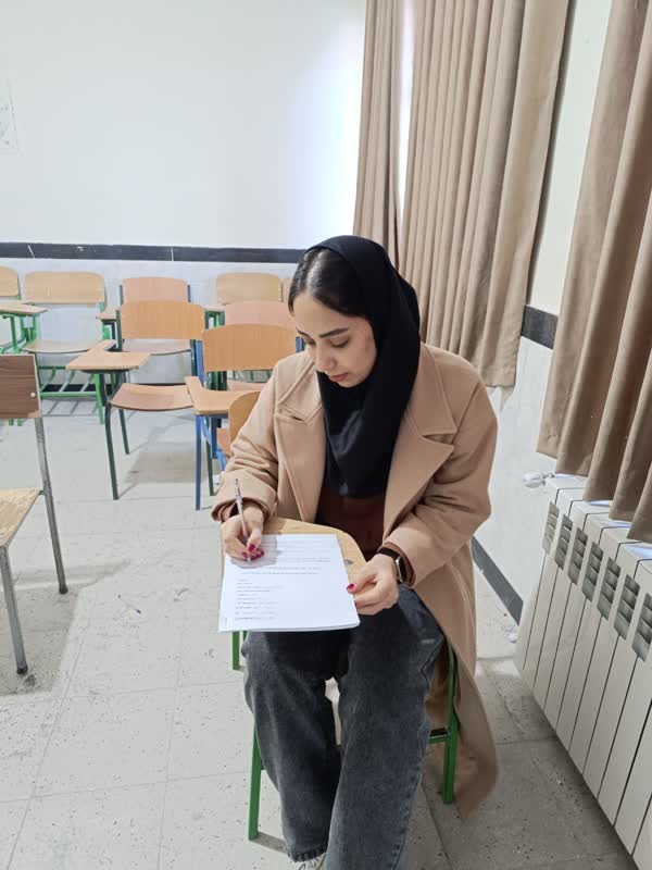 زهرا صفاری 12 تجربی قهرمان پاییز