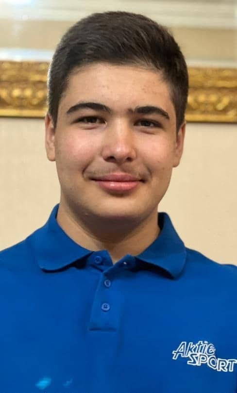 گفت و گو با محمد صالح رستمی دانش آموز سختکوش پایه یازدهم ریاضی