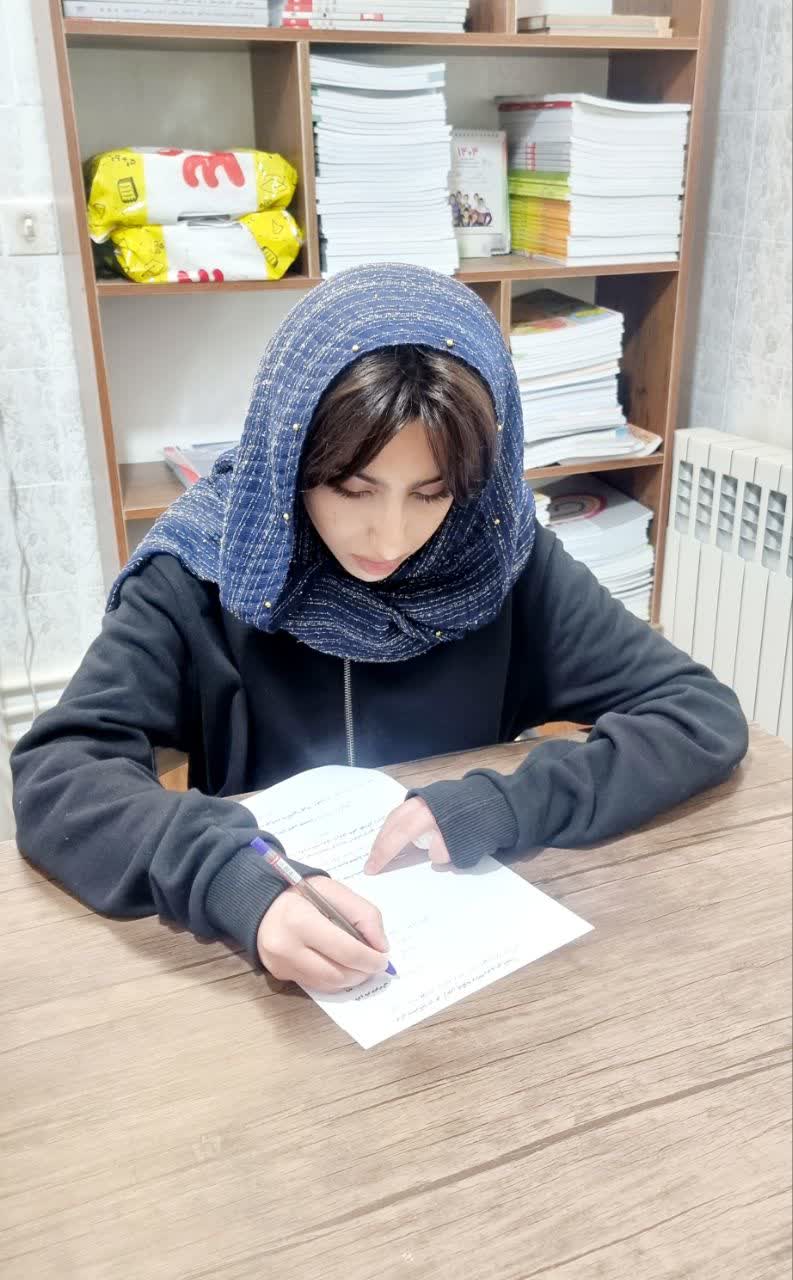 گفت وگو با مهرنیا مهردادیان  پایه هشتم قهرمان پیشرفت از رفسنجان