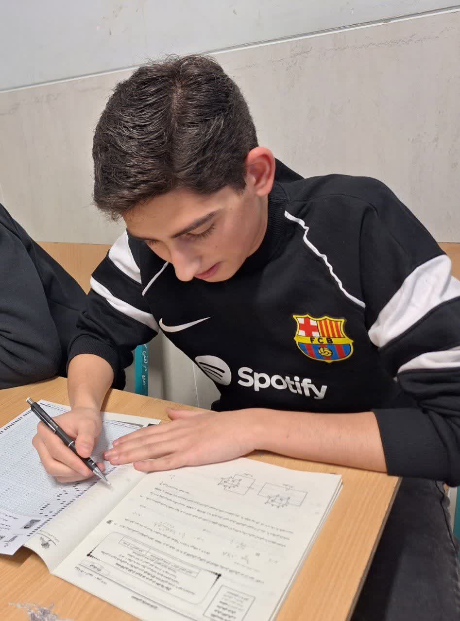 گفت و گو با امین استادیان- دانش آموز پرتلاش یازدهم ریاضی