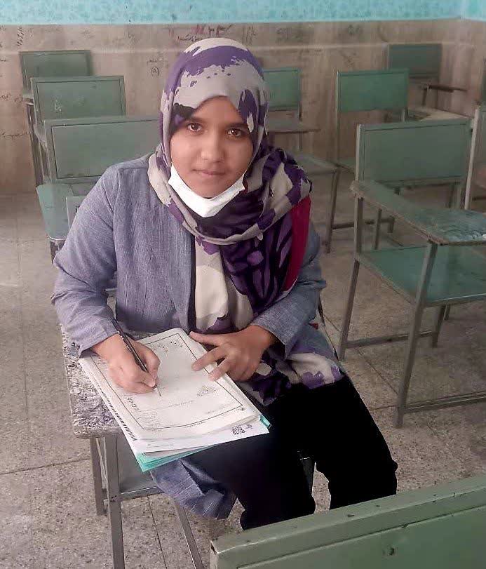 گفت وگو با عاطفه کهنوجی پایه نهم قهرمان پیشرفت از رفسنجان