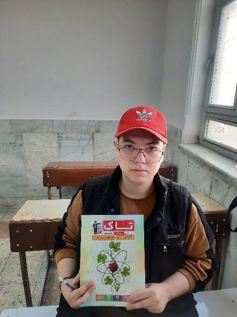 قهرمان پیشرفت، سینا صدوقی نیا دانش آموز مقطع یازدهم ریاضی از مشهد