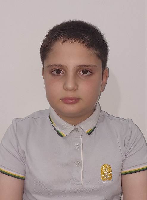 رهام قاسمی  -ششم  . قهرمان پیشرفت