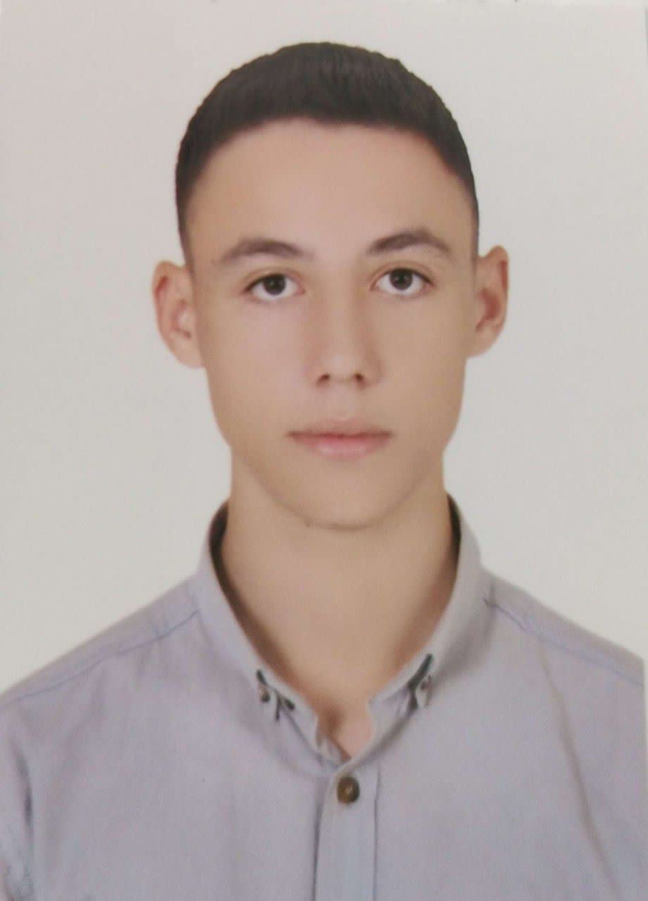 گفت و گو با پارسا عاشوری قهرمان پیشرفت یازدهم تجربی از شهرضا