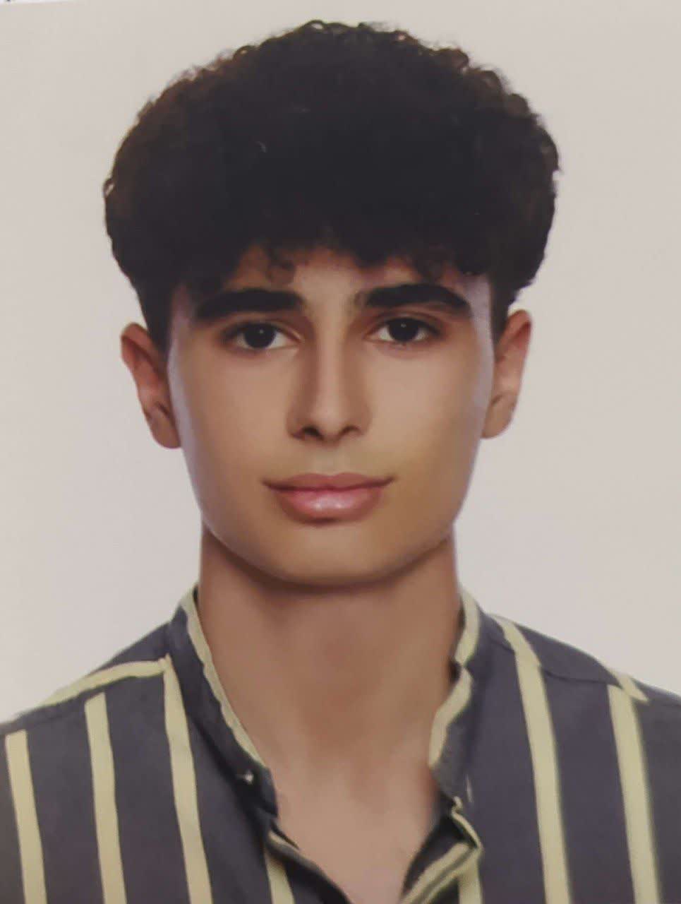 گفت و گو با پدرام آریانژاد قهرمان پیشرفت دوازدهم ریاضی از شهرضا