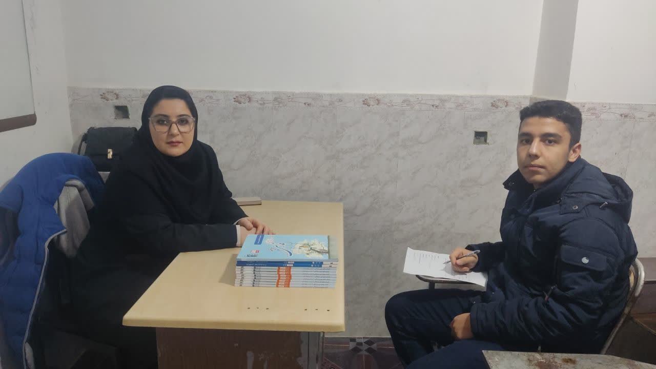 گفتگو با رادین عظیمی پایه نهم باشگاه 500 تایی از میاندوآب