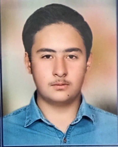 مصاحبه دانش اموزمبین ایران پورسار دوازدهم تجربی از تبریز