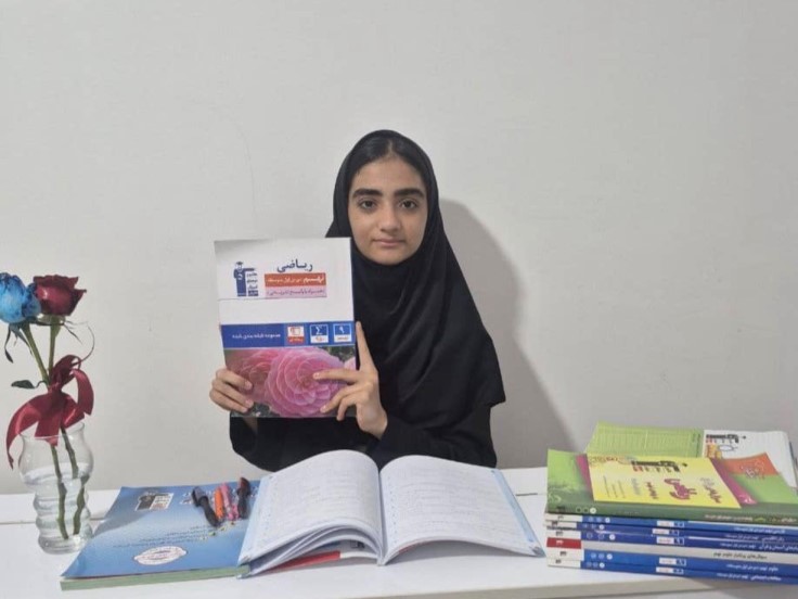 گفتگو با روشنک دارا قهرمان پیشرفت درسی پاییز 1404