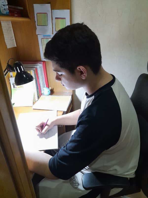 قهرمان پاییز:گفتگو باابوالفضل راخین پایه دهم تجربی