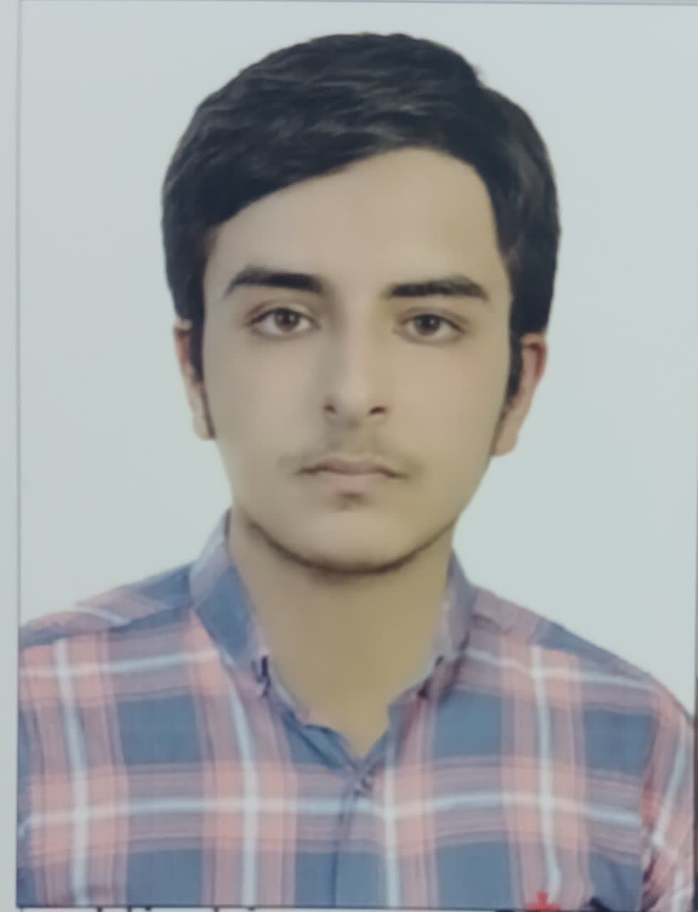 گفت و گو با علیرضا خزایی دانش آموز پایه دوازدهم تجربی