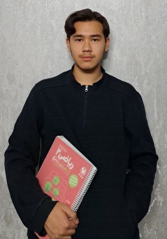 قهرمان پاییز:گفتگو با امیررضا رنجبر پایه یازدهم تجربی