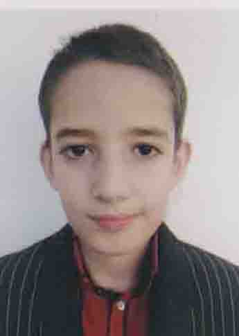 گفت وگوبا امیر کریمی (دوازدهم تجربی) قهرمان پیشرفت نیمسال اول1404