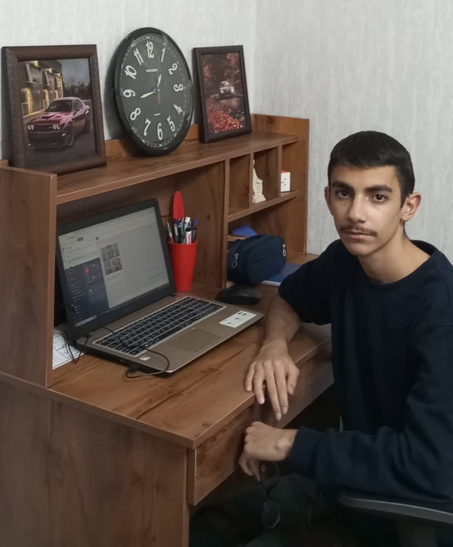 گفت و گو با حامی اسمعیلی قهرمان پیشرفت پایه نهم