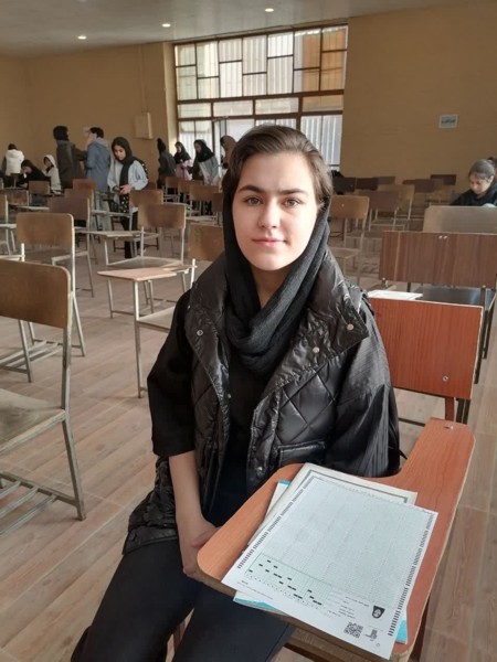 گفتگو با آریانا بهرامپور پایه 11تجربی پیشرفت در تعداد پاسخ درست