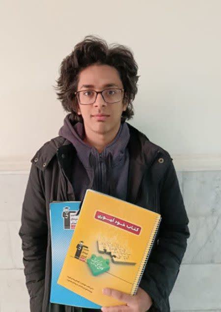 قهرمان پاییز: گفتگو با فراز اخوان مهدی پایه دوازدهم ریاضی