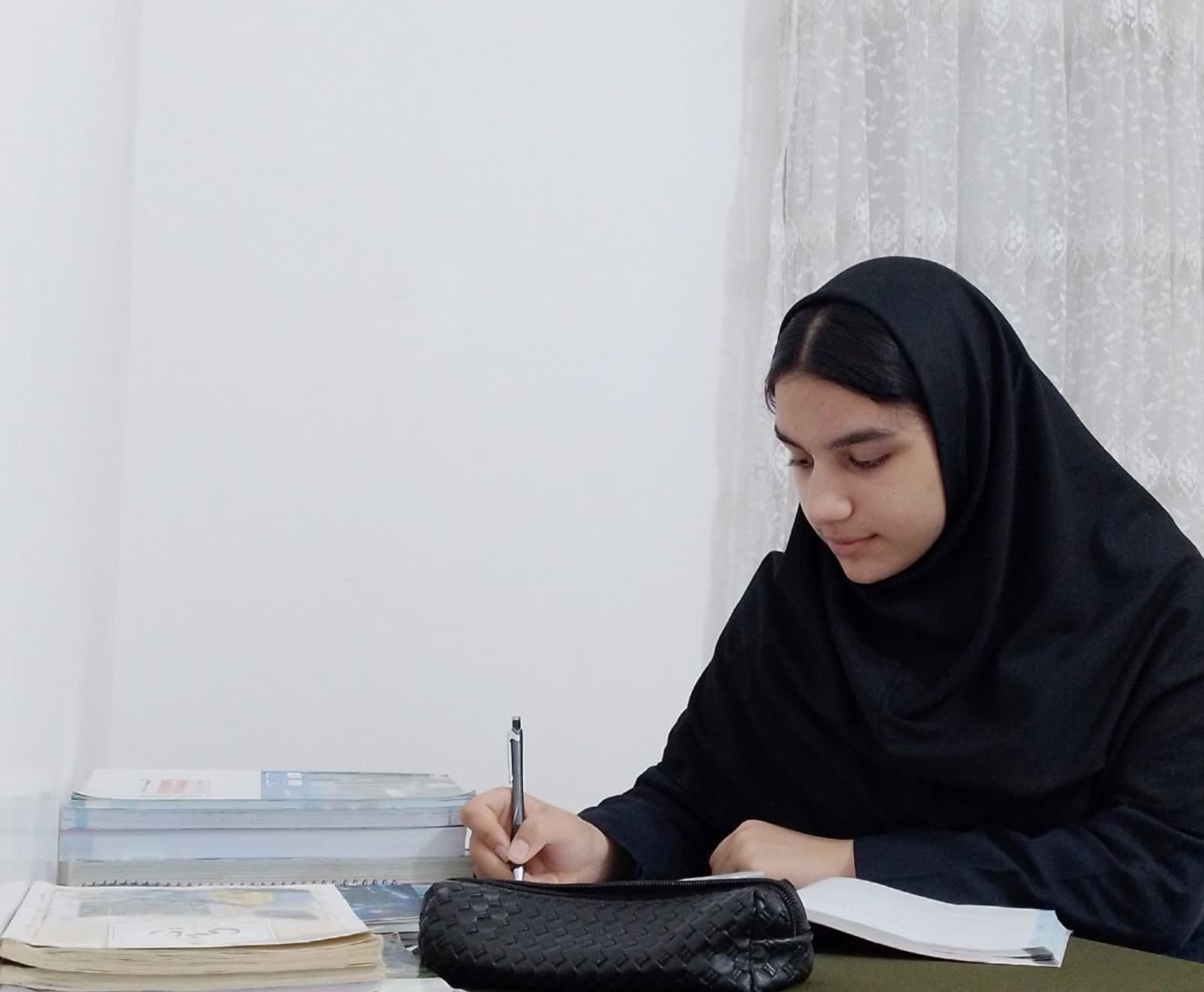 گفت و گو با آتنا اباذری:قهرمان پیوستگی نهم