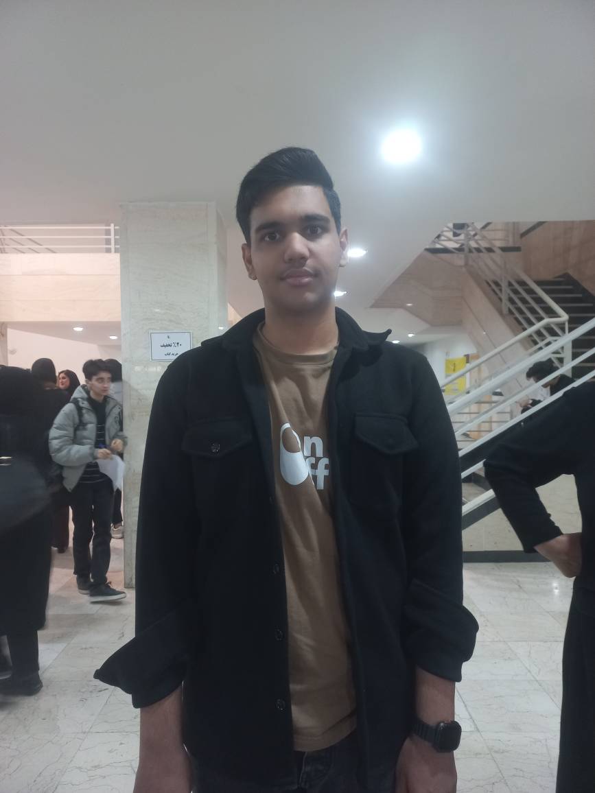 مصاحبه با نوید محرابی؛ دانش‌آموز پایه دوازدهم تجربی از شیراز