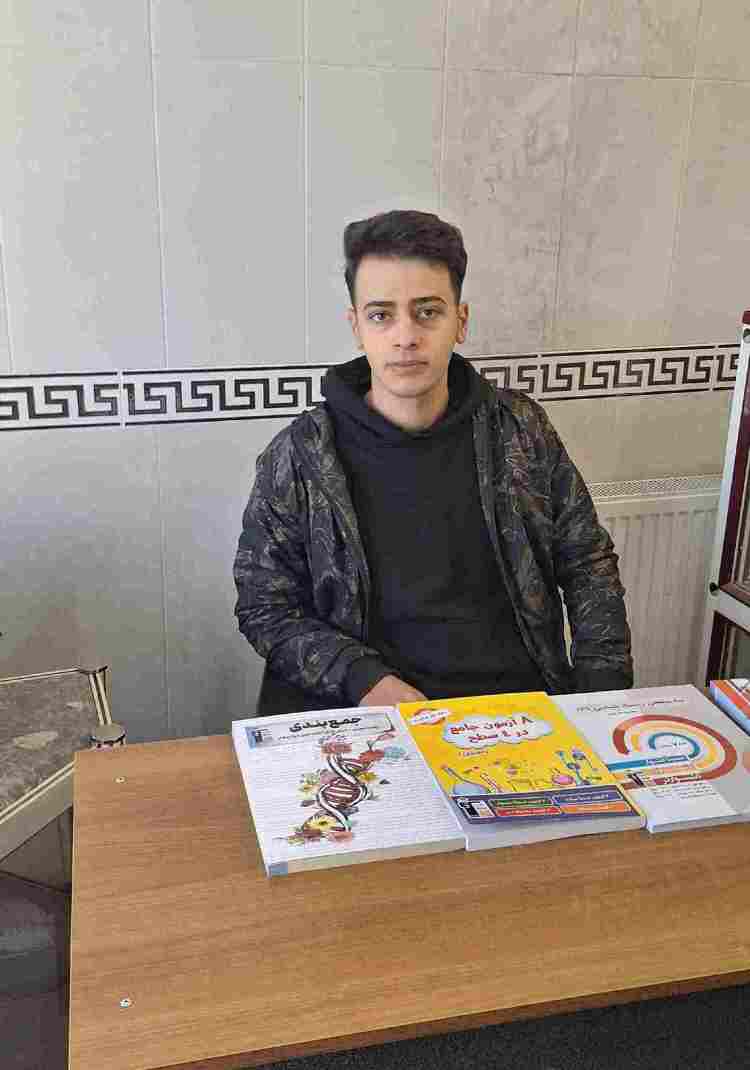 گفتگو با  سید حسین بنی هاشم  قهرمان پاییز  دوازدهم تجربی