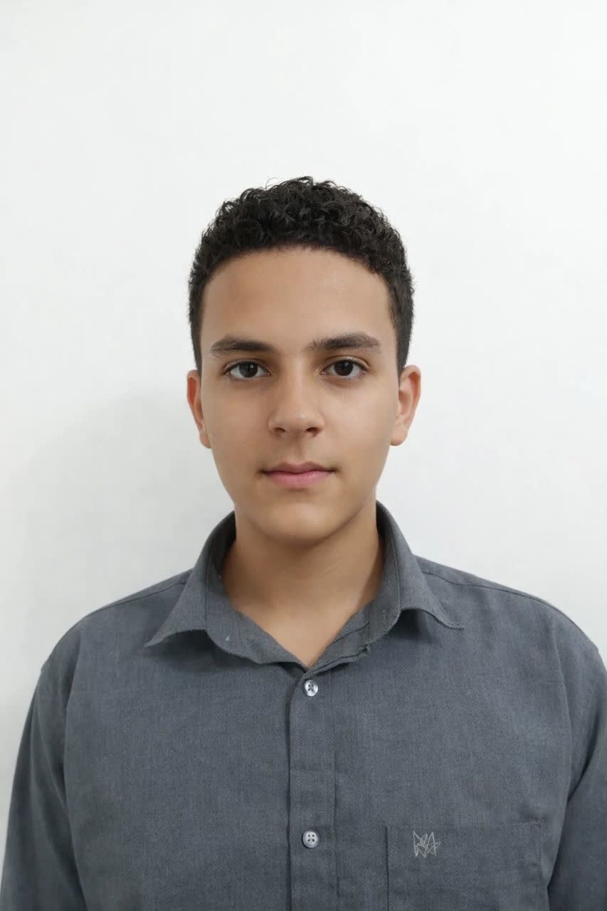 قهرمان پاییز:گفتگو با حسن حافظ پایه یازدهم تجربی