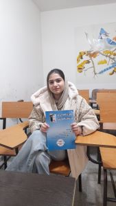 گفتگو با طنین بابااحمدی قهرمان پیشرفت پایه هشتم از شهرکرد