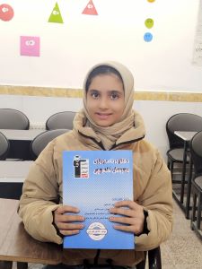 گفتگو بانازنین زهرا قائدی قهرمان پیشرفت پایه ششم دبستان از شهرکرد