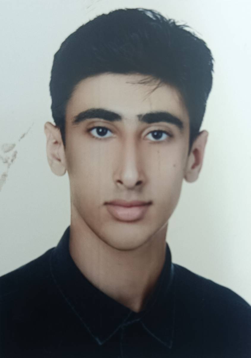 گفتوگو با امید رضا نور محمد پور پایه یازدهم انسانی از آمل