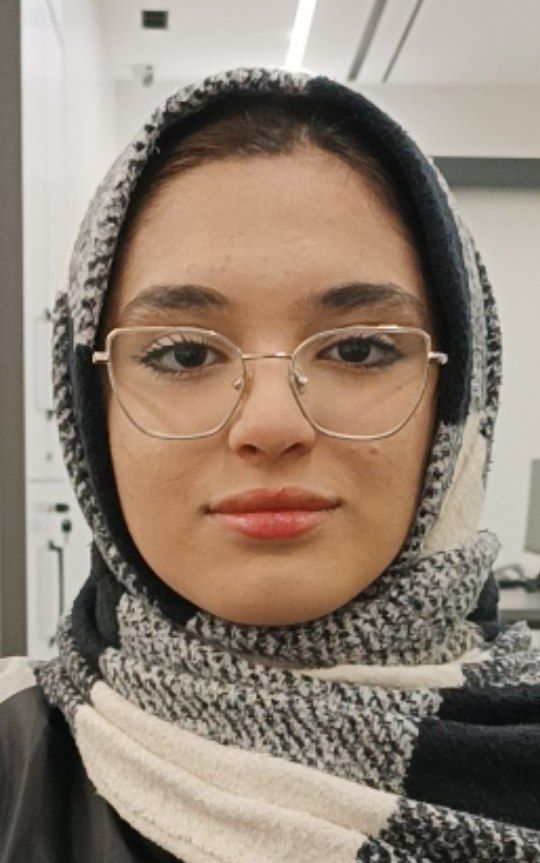 گفت و گو با ایسا امینی