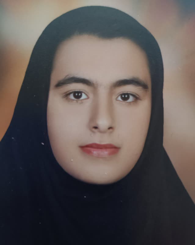 ستایش فلاح پور قهرمان نیم سال اول که از اهمیت تحلیل آزمون می‌گوید