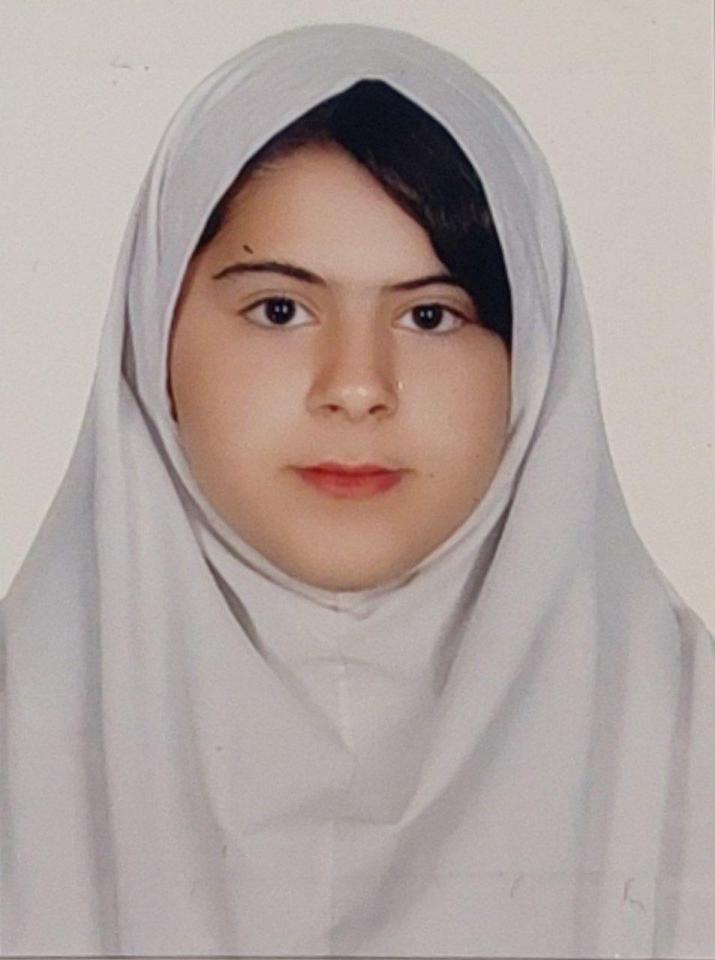 گفتگو با دینا سرتجره پایه نهم قهرمان نیم سال اول از سنندج
