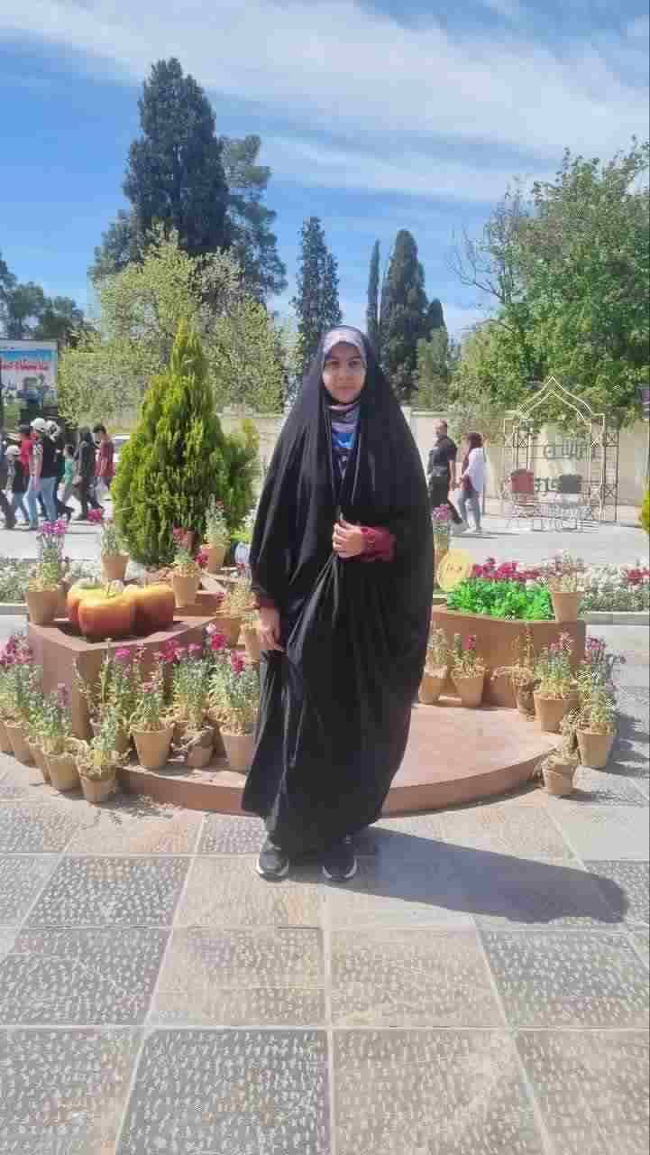 گفت و گو با زهرا عبادی - دانش آموز پرتلاش دوازدهم انسانی
