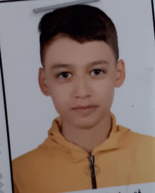 گفتگوباپویان حسامی راد قهرمان نیم سال اول پایه ششم ازمسجدسلیمان