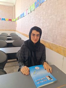 گفتگو با الینا جزایری قهرمان پیشرفت دهم تجربی از شهرکرد