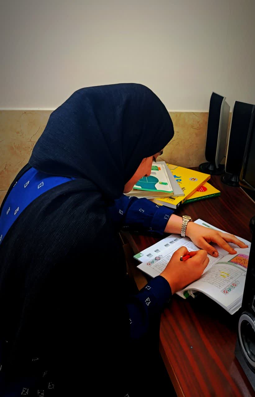 گفت و گو با فاطمه مومن زاده-دانش آموز پرتلاش یازدهم انسانی