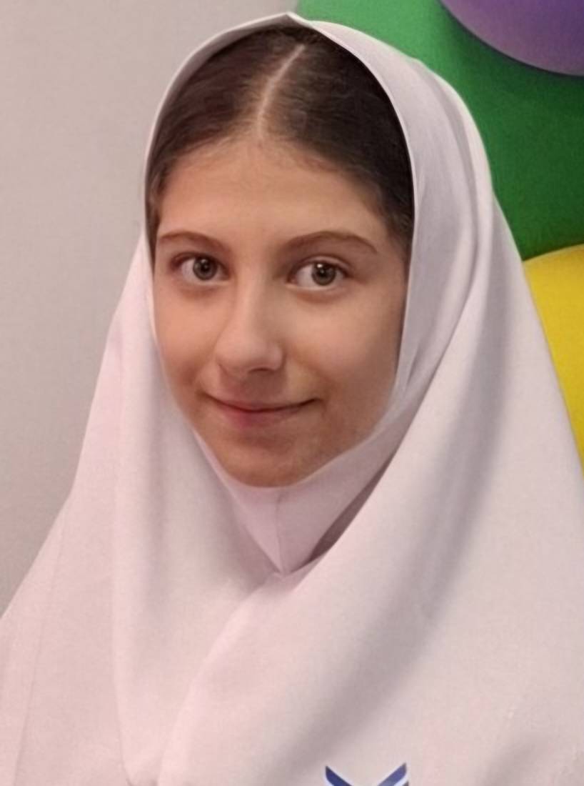 گفتگو با ملودی پور صالحی پایه ششم از اردبیل