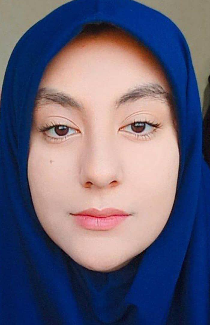 گفت و گو آتنا واثقی دانش آموز مقطع دوازدهم انسانی