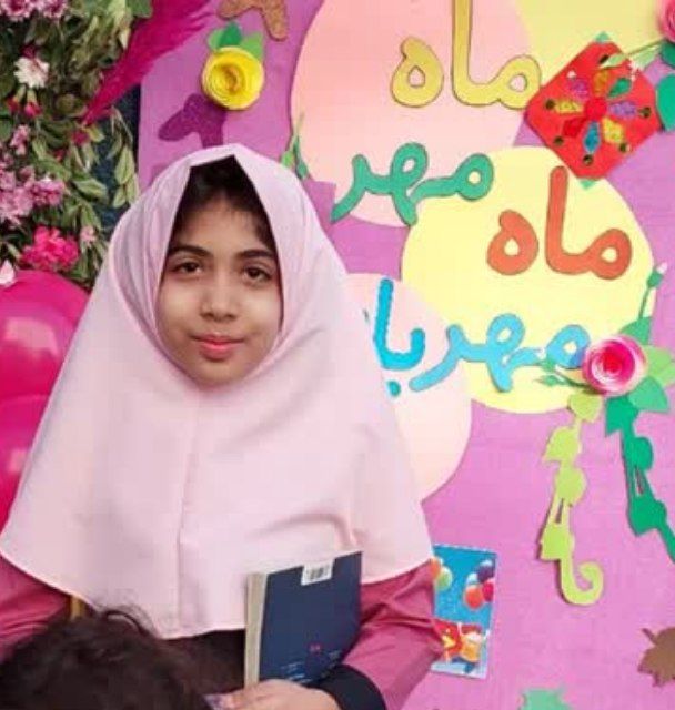 گفت و گو با دنیز کرباسی دانش آموز پنجم دبستان