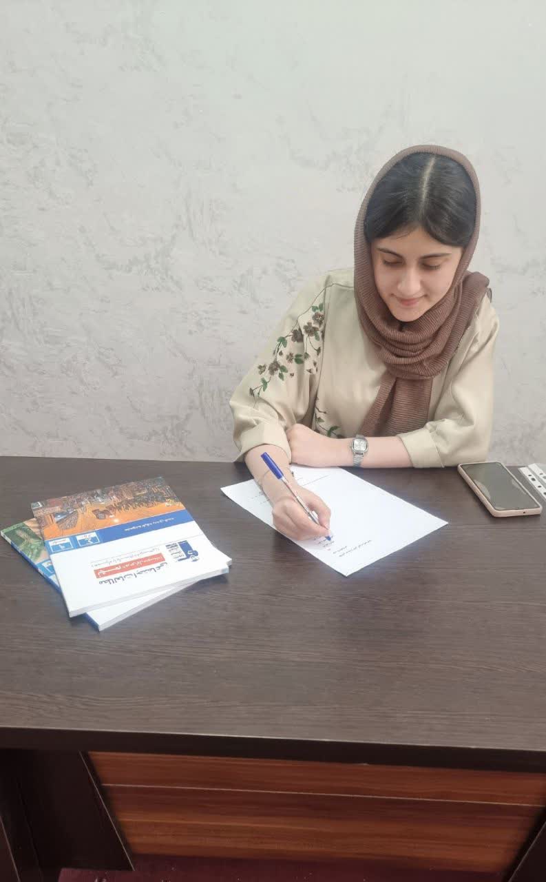 گفت وگو با فاطمه اکبری پایه نهم قهرمان پیشرفت از رفسنجان