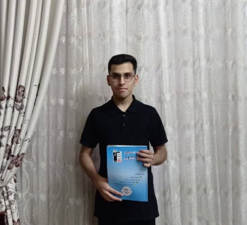 گفتگو با محمدحسین حاجی پور 11 انسانی با 1000 پاسخ درست در آزمون