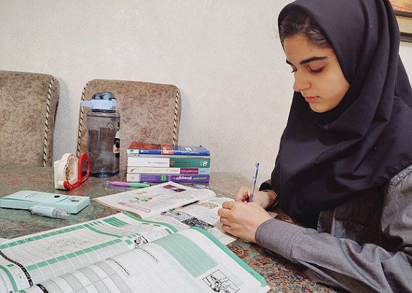 گفتگو با نازنین فاطمه ترابی؛ قهرمان پیشرفت، دهم تجربی از لاهیجان